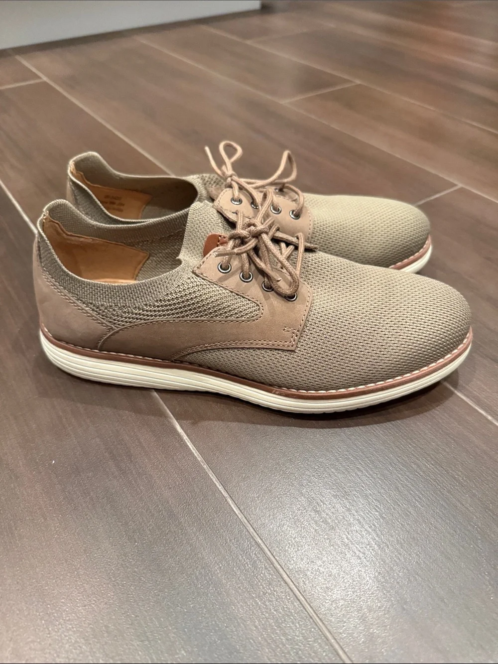 Johnston & Murphy Boys Knit Lace-Up Oxfords in Taupe